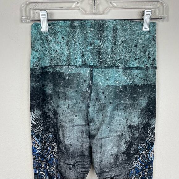 Evolution of Creation Gray Green Geometric Floral Leggings Medium - Picture 5 of 7